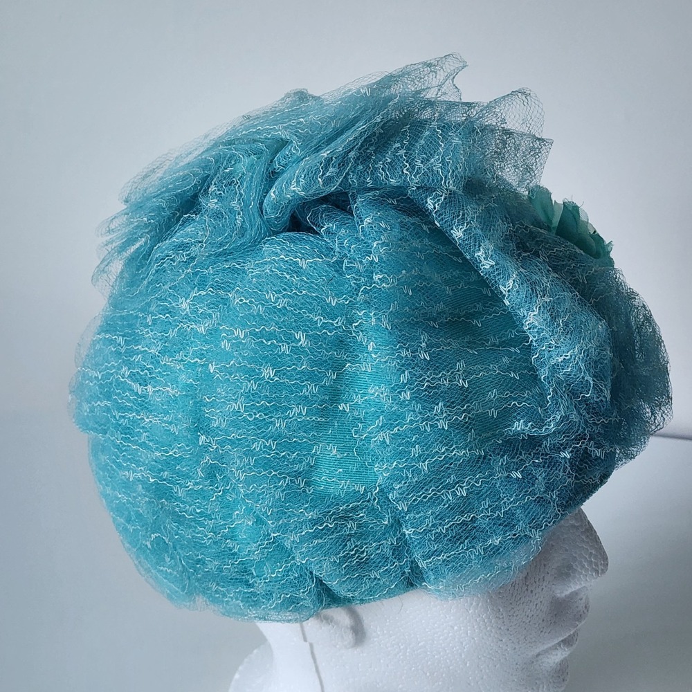 Helen Yoffe Vintage Hat Womens M Turquoise Tulle Mesh Flower 1950s 1960s Pillbox
